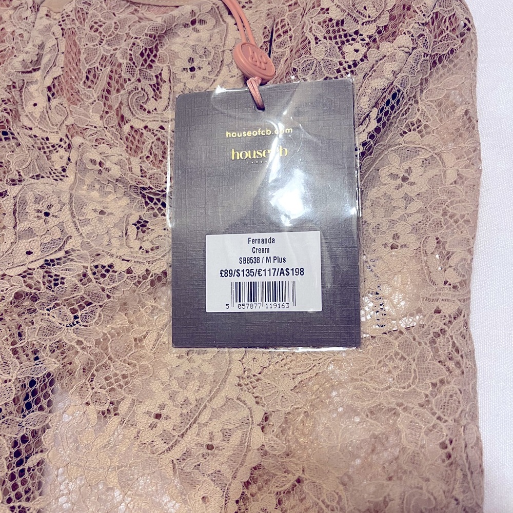 SOLD— STILL ONLINE NWT Fernanda Cream Paisley Lace Top- M Plus - Picture 8 of 8